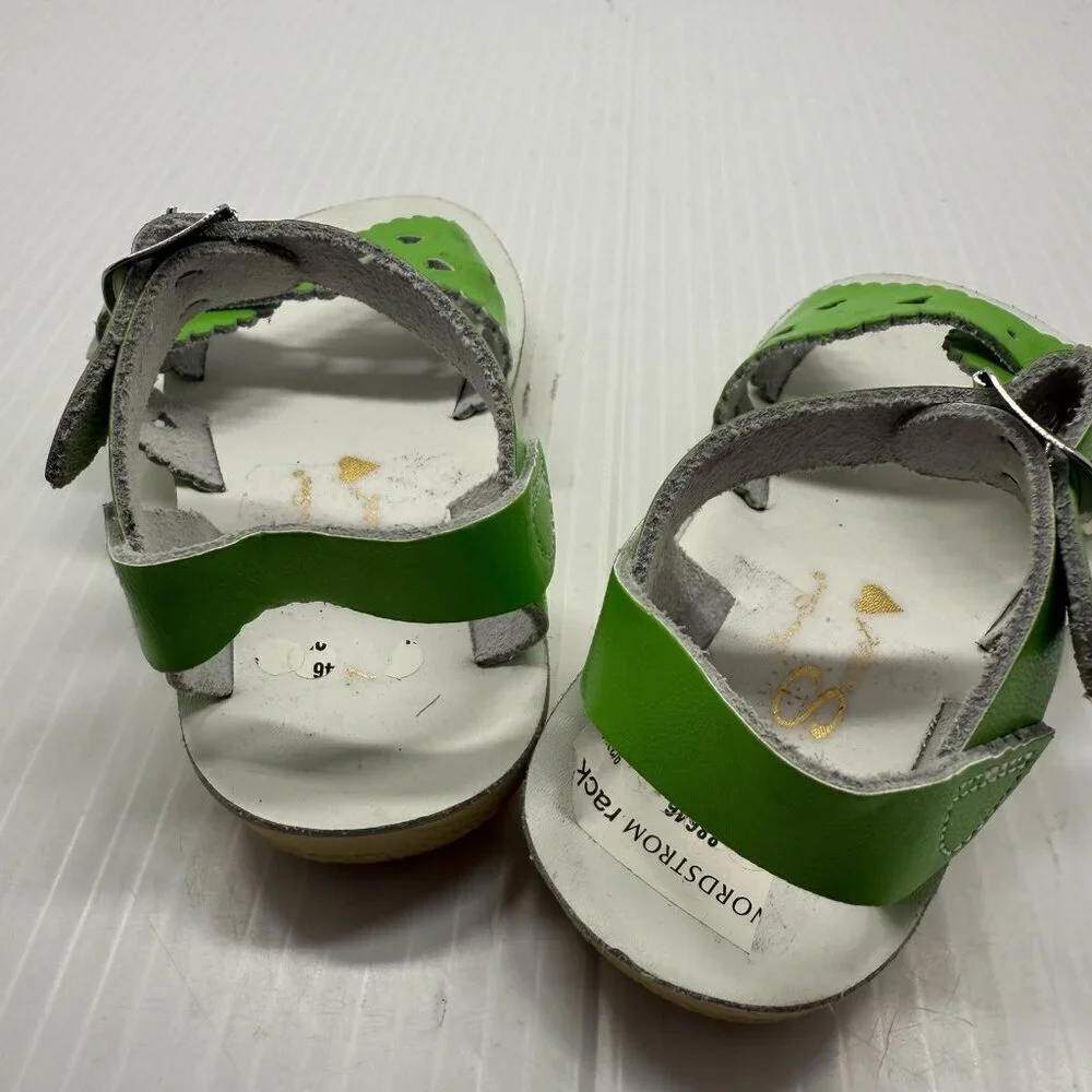 Salt Water Sandals by Hoy adorable pair